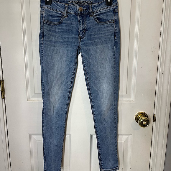 American Eagle Outfitters Denim - American Eagle Super Stretch Jegging Jeans- Size 2 Short
